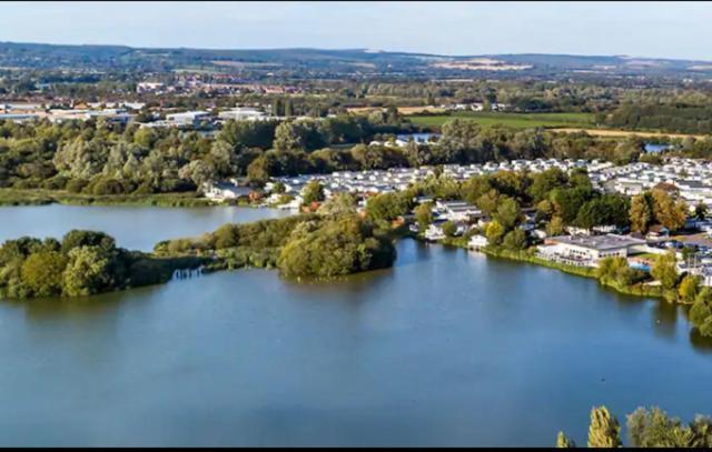 Lodge Caravan On Holiday Park Chichester Luaran gambar
